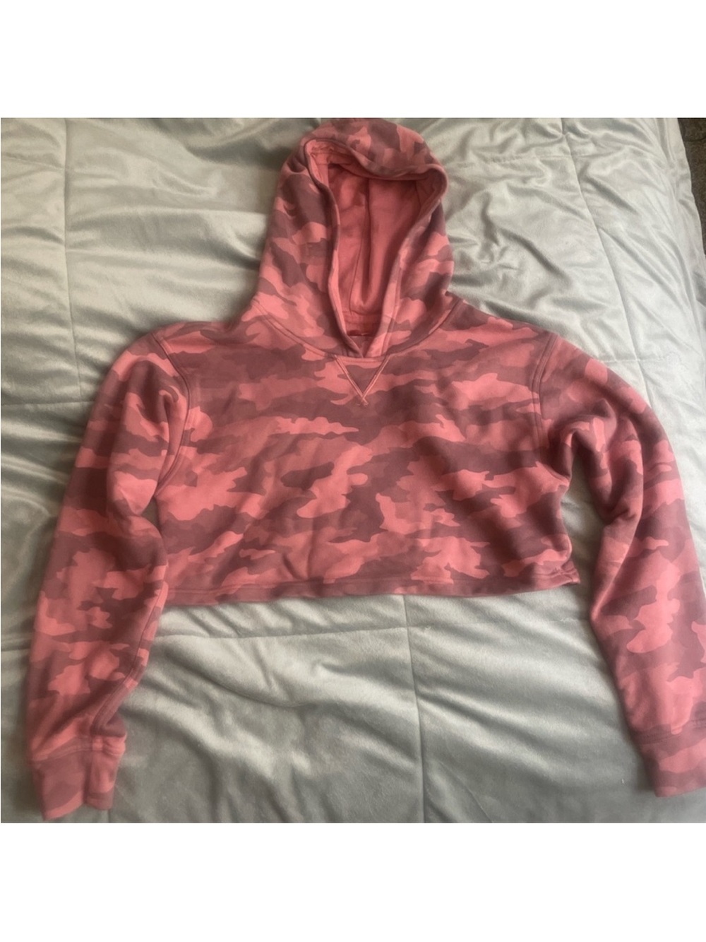 Lululemon crop top hoodie!! pink camo